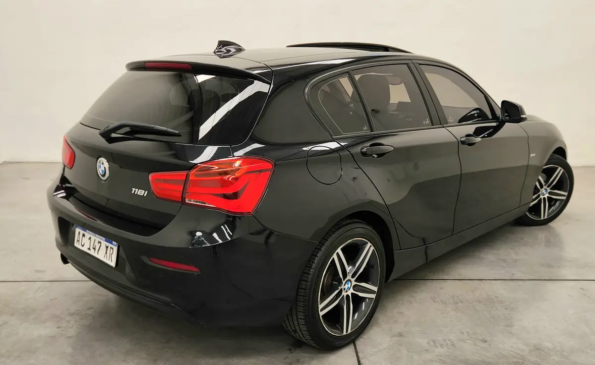 Mira esta publicación de BMW Serie 1 2018 en Motordil