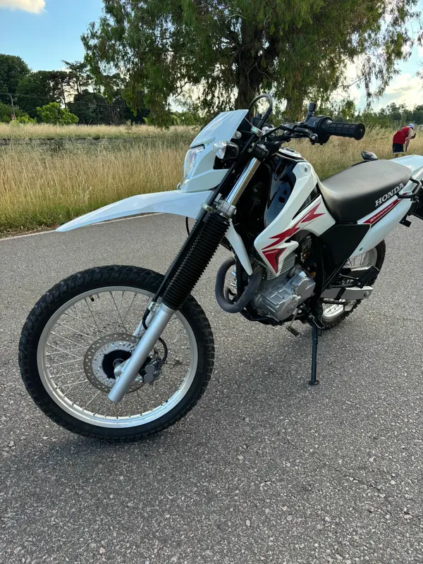Mira esta publicación de Honda XR 250 Tornado 2024 en Motordil