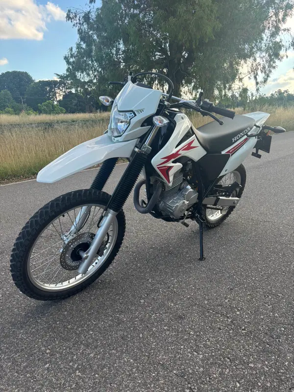 Mira esta publicación de Honda XR 250 Tornado 2024 en Motordil