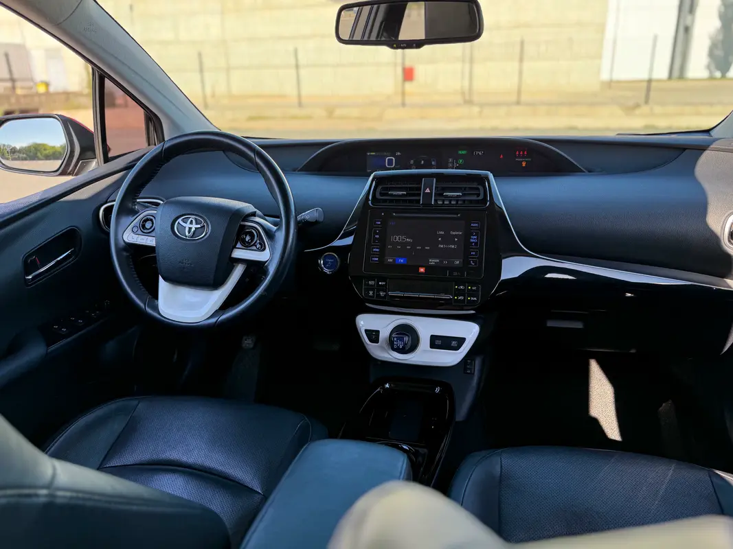 Mira esta publicación de Toyota Prius 2019 en Motordil