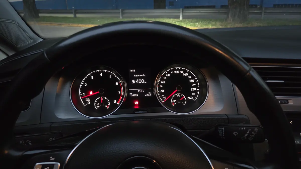 Mira esta publicación de Volkswagen Golf 2016 en Motordil