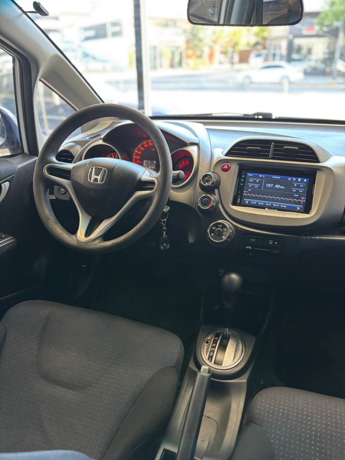 Mira esta publicación de Honda FIT 2010 en Motordil