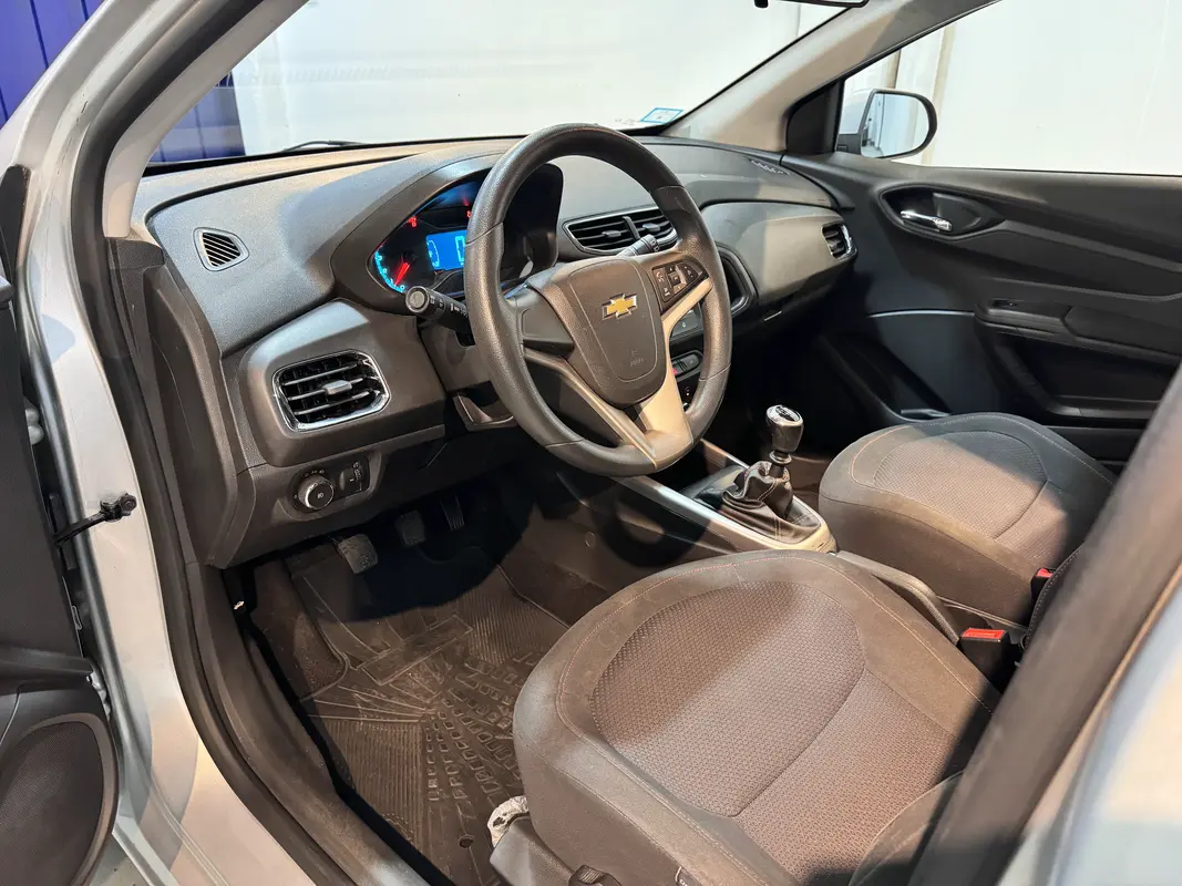 Mira esta publicación de Chevrolet Onix 2015 en Motordil