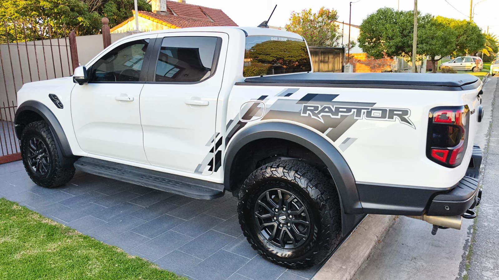 Mira esta publicación de Ford Ranger Raptor 2024 en Motordil