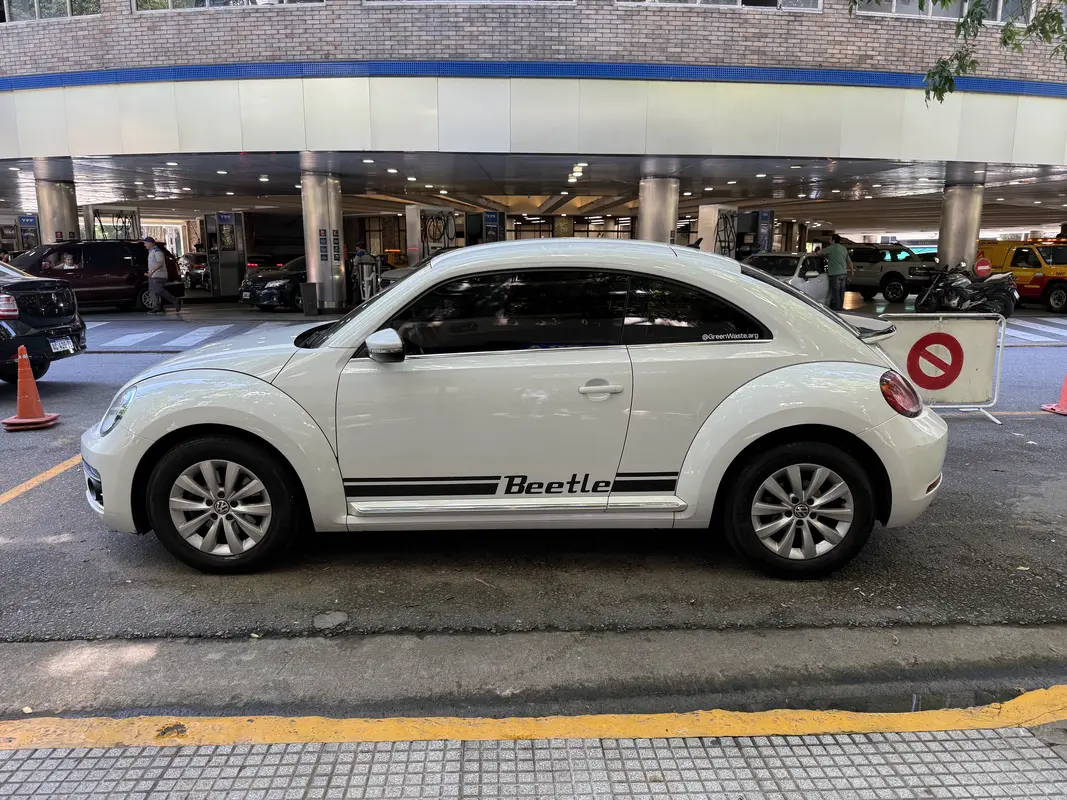 Mira esta publicación de Volkswagen The Beetle 2017 en Motordil