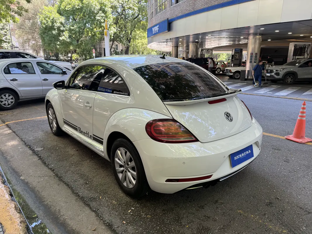 Mira esta publicación de Volkswagen The Beetle 2017 en Motordil