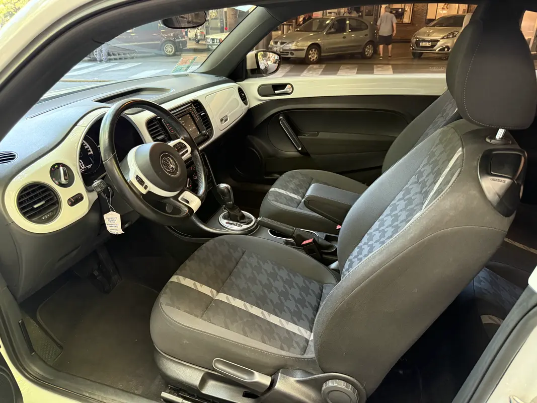 Mira esta publicación de Volkswagen The Beetle 2017 en Motordil