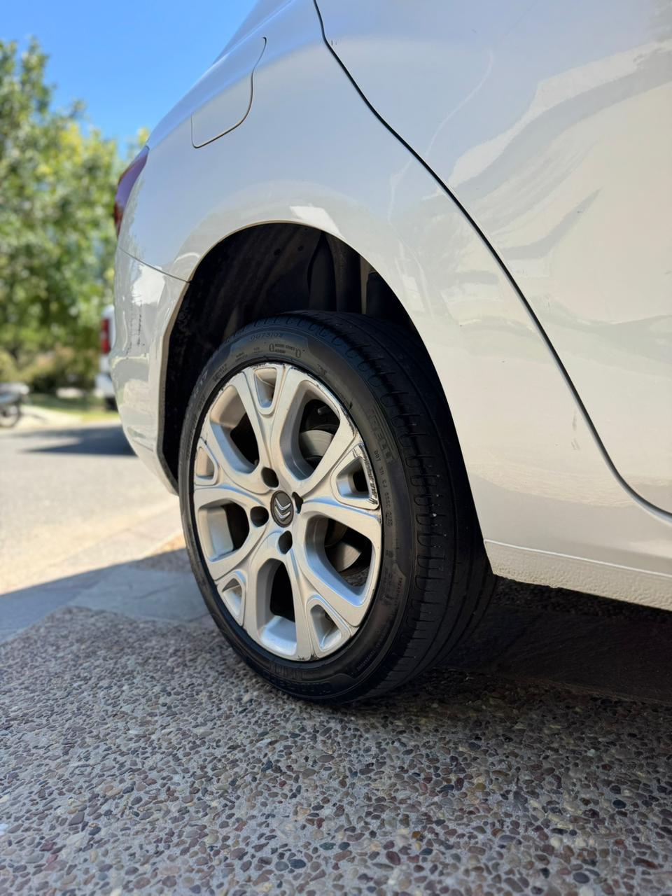 Mira esta publicación de Citroen C 4 Lounge 2022 en Motordil