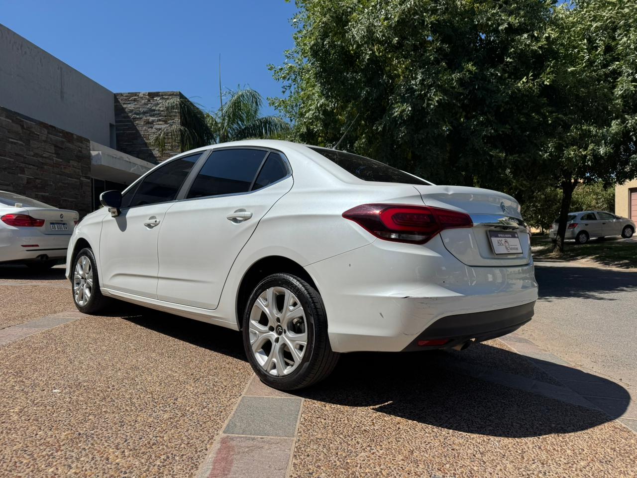 Mira esta publicación de Citroen C 4 Lounge 2022 en Motordil