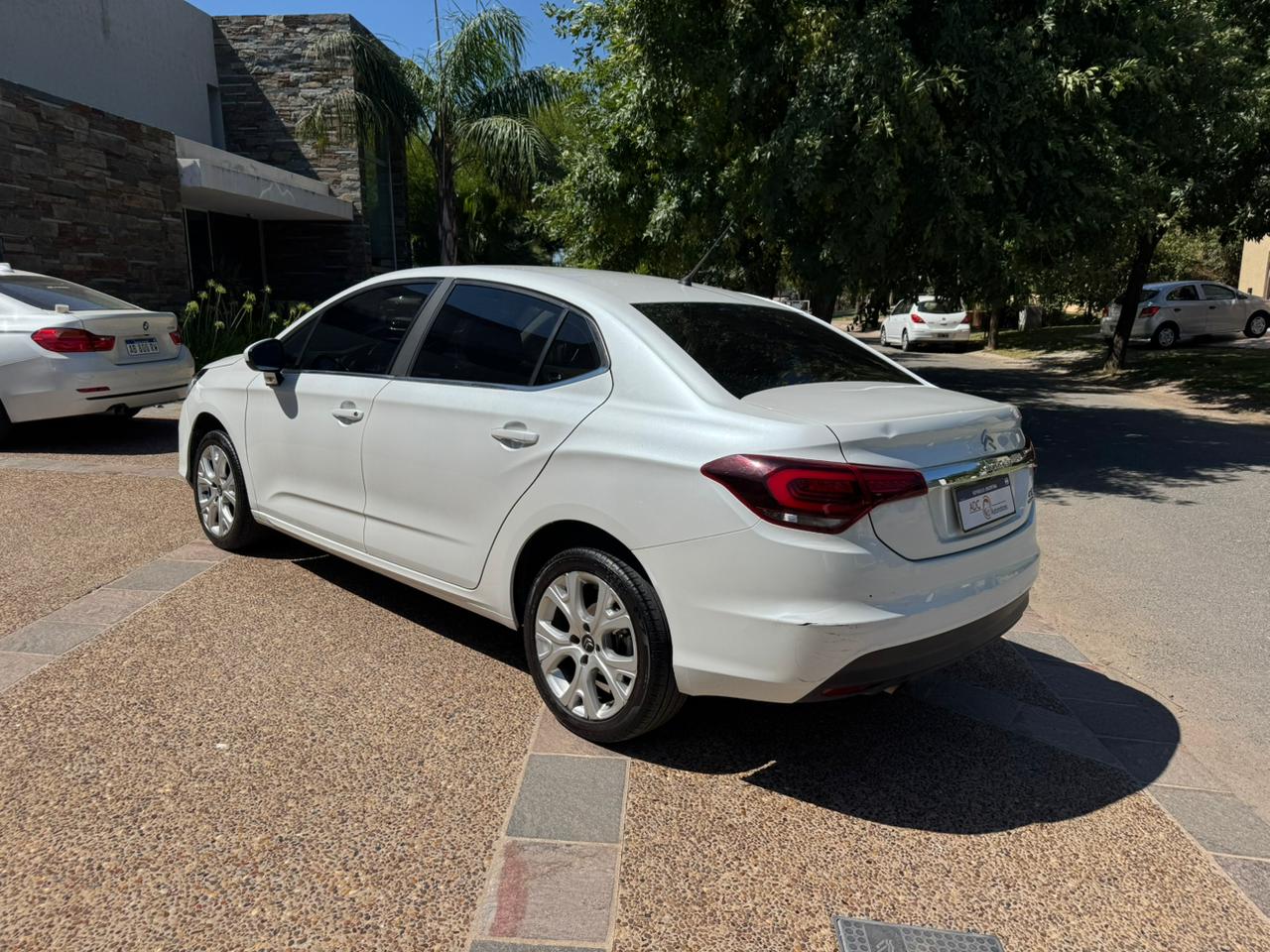 Mira esta publicación de Citroen C 4 Lounge 2022 en Motordil