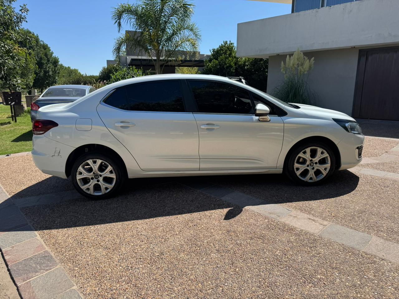 Mira esta publicación de Citroen C 4 Lounge 2022 en Motordil