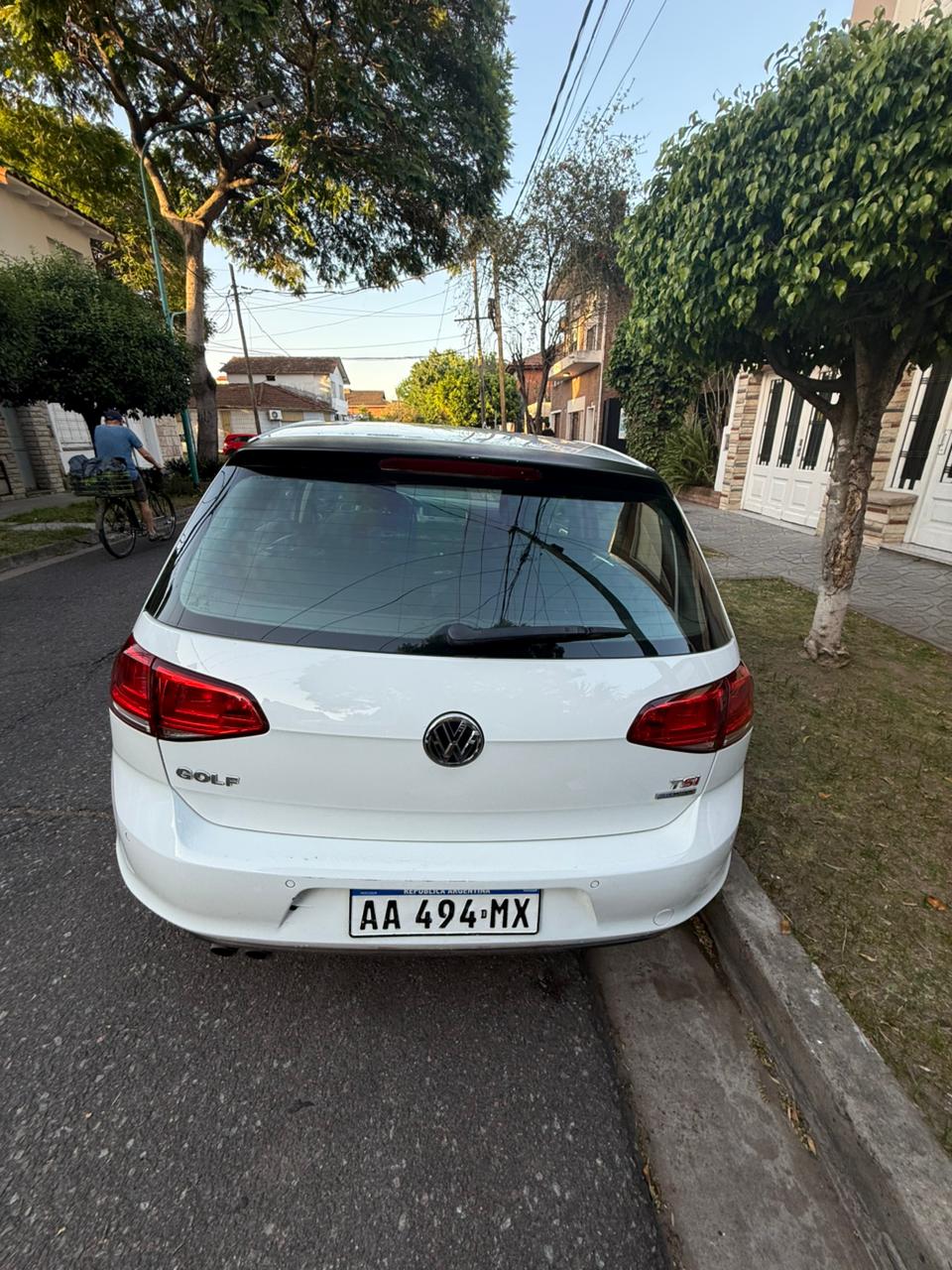 Mira esta publicación de Volkswagen Golf 2016 en Motordil