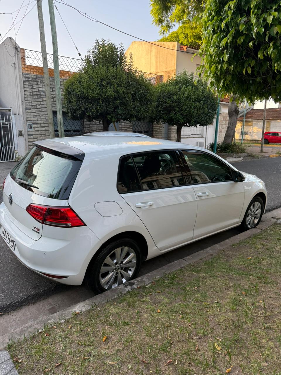 Mira esta publicación de Volkswagen Golf 2016 en Motordil