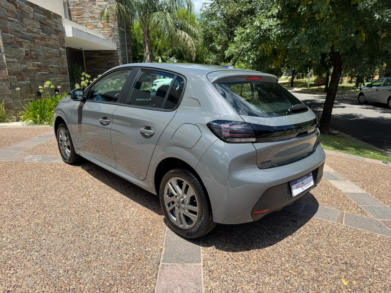 Mira esta publicación de Peugeot 208 2025 en Motordil