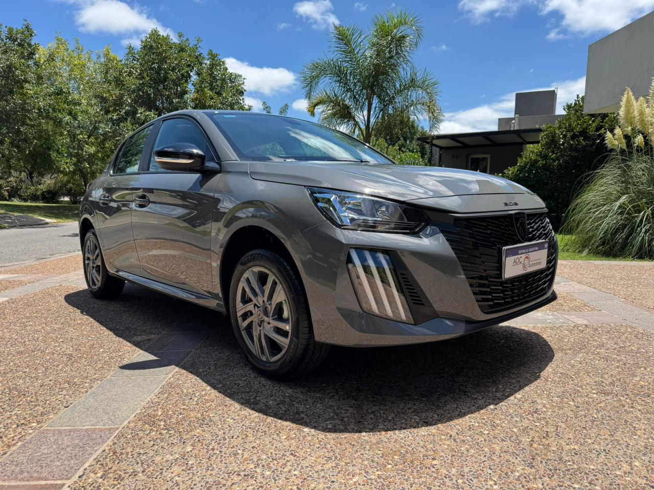 Mira esta publicación de Peugeot 208 2025 en Motordil