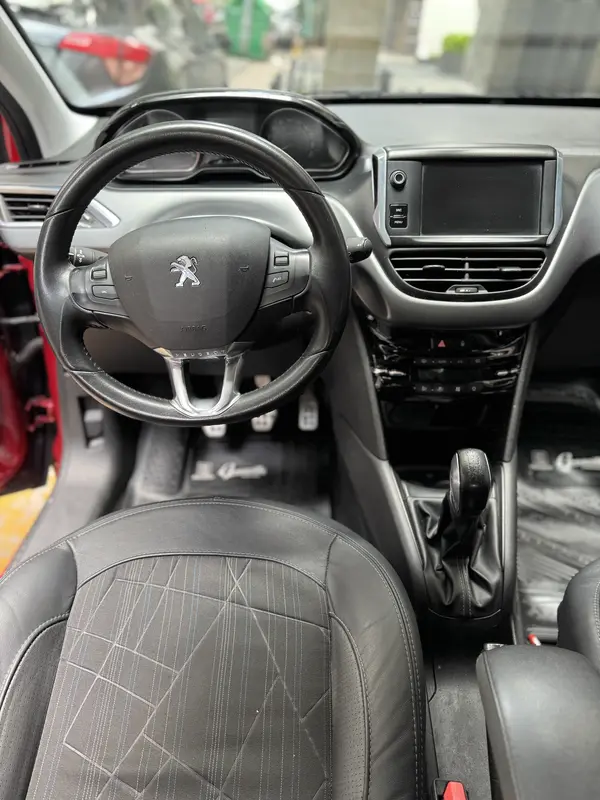 Mira esta publicación de Peugeot 208 2016 en Motordil