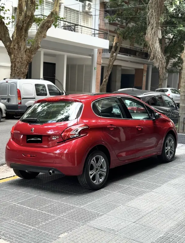 Mira esta publicación de Peugeot 208 2016 en Motordil