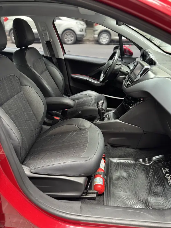 Mira esta publicación de Peugeot 208 2016 en Motordil