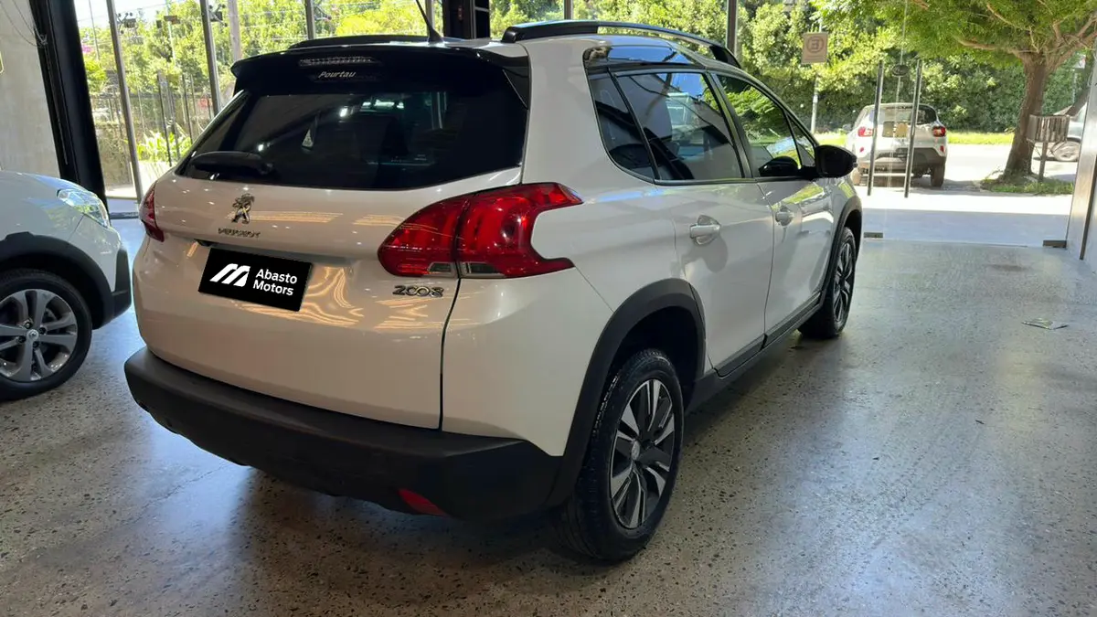 Mira esta publicación de Peugeot 2008 2019 en Motordil