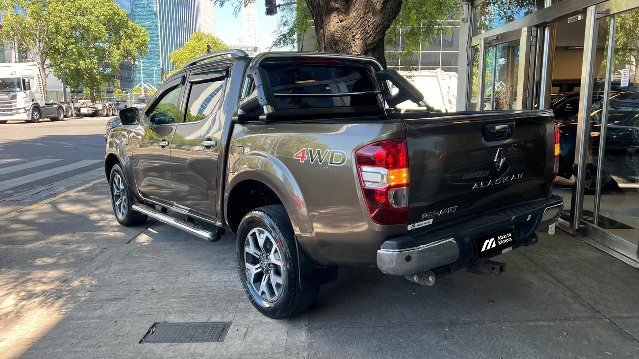 Mira esta publicación de Renault Alaskan 2021 en Motordil