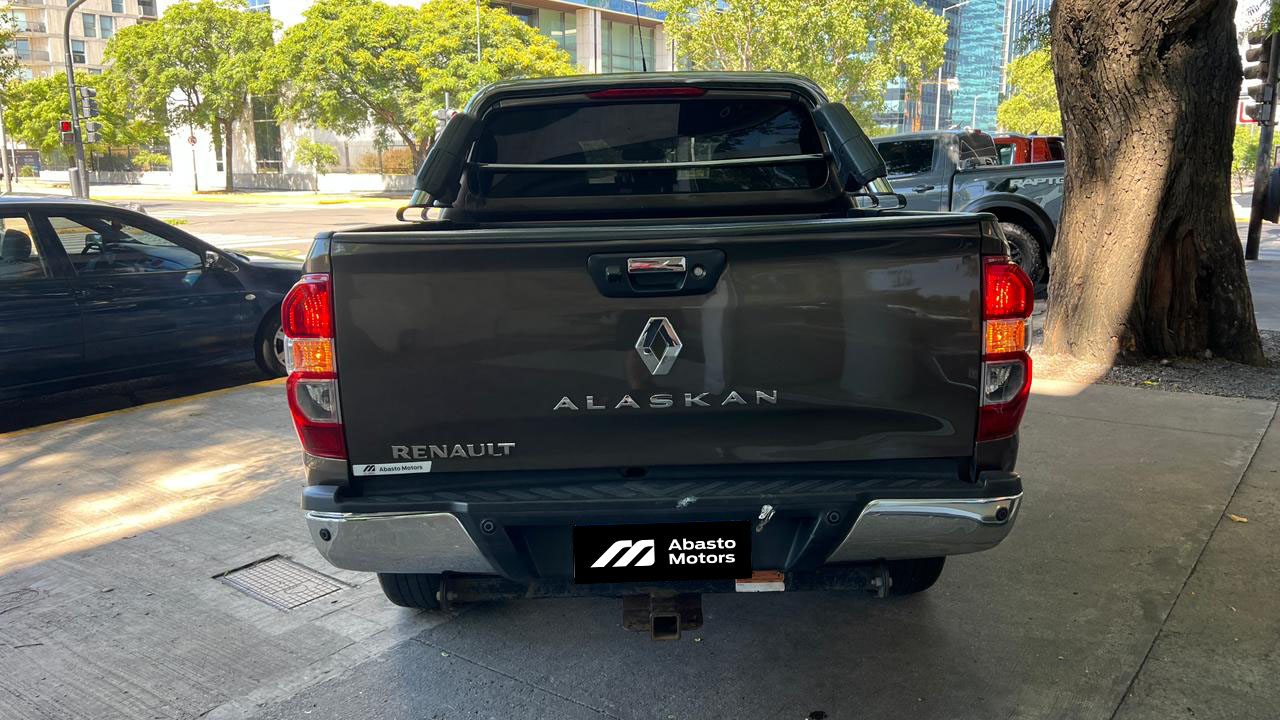 Mira esta publicación de Renault Alaskan 2021 en Motordil