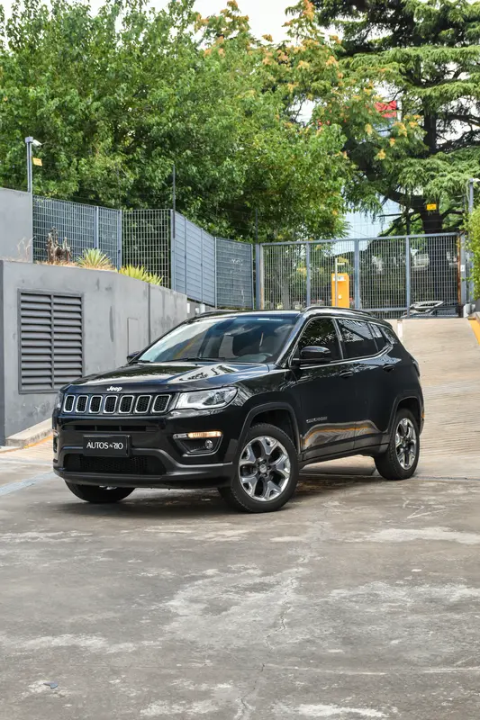 Mira esta publicación de Jeep Compass 2018 en Motordil