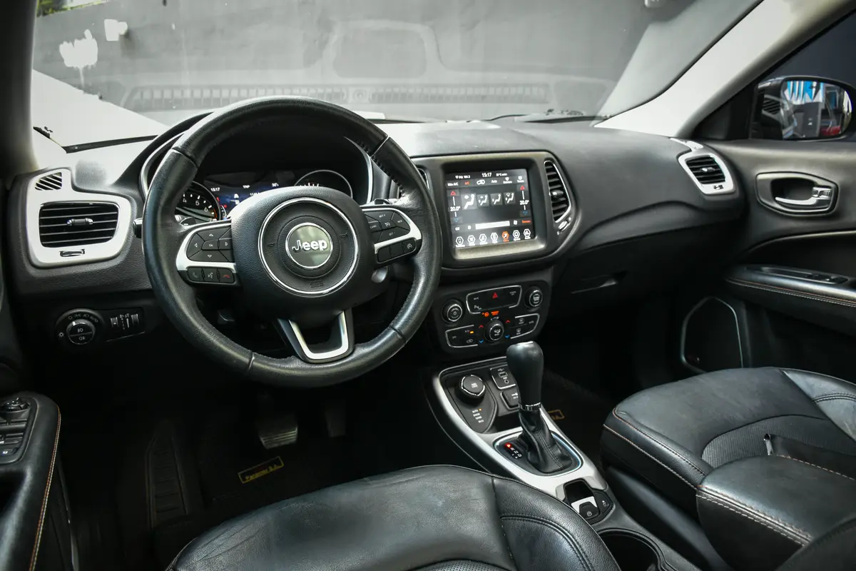 Mira esta publicación de Jeep Compass 2018 en Motordil