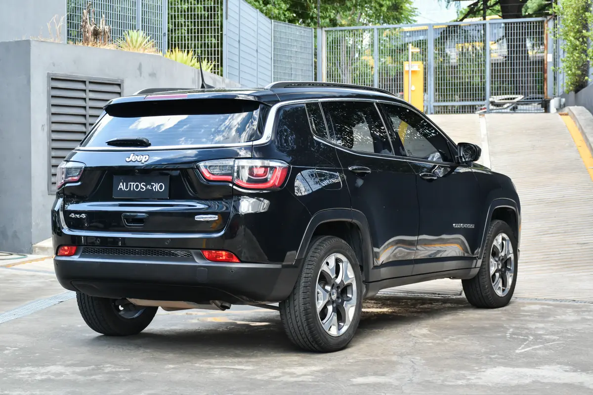 Mira esta publicación de Jeep Compass 2018 en Motordil