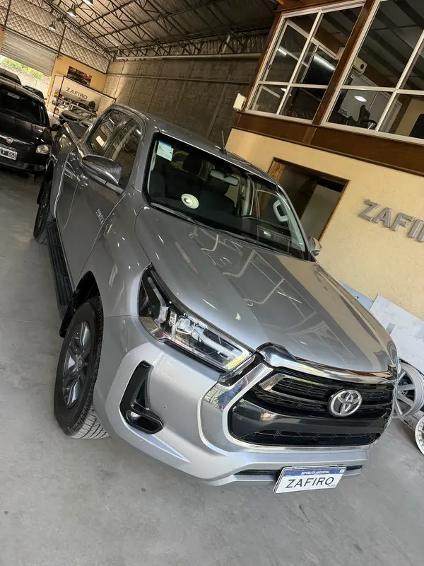 Mira esta publicación de Toyota Hilux 2022 en Motordil