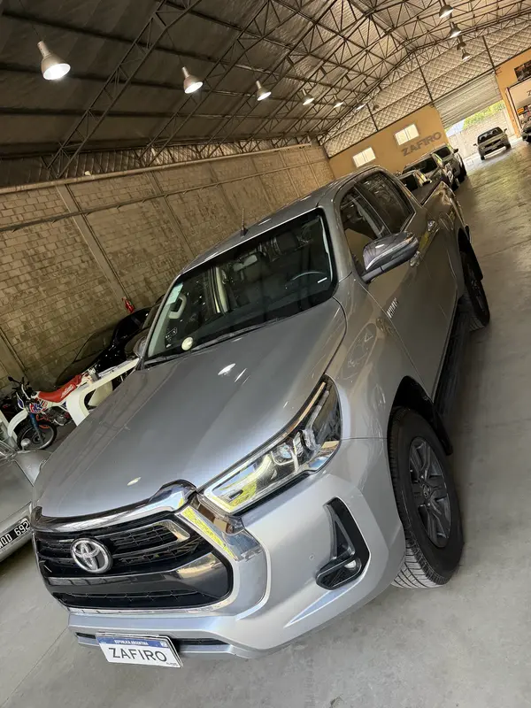 Mira esta publicación de Toyota Hilux 2022 en Motordil