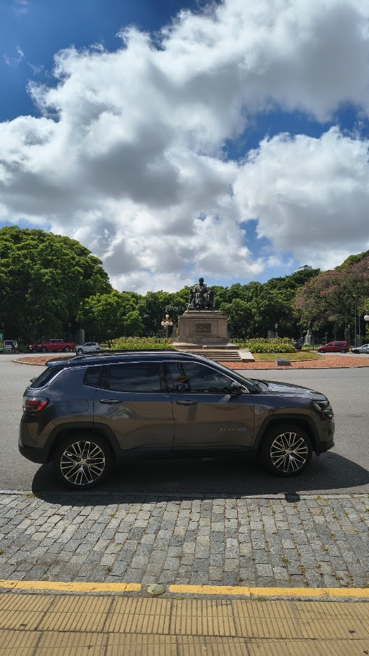 Mira esta publicación de Jeep Compass 2022 en Motordil