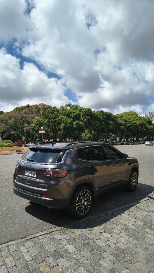 Mira esta publicación de Jeep Compass 2022 en Motordil