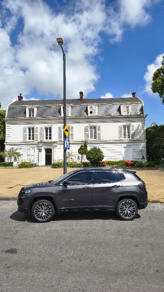Mira esta publicación de Jeep Compass 2022 en Motordil