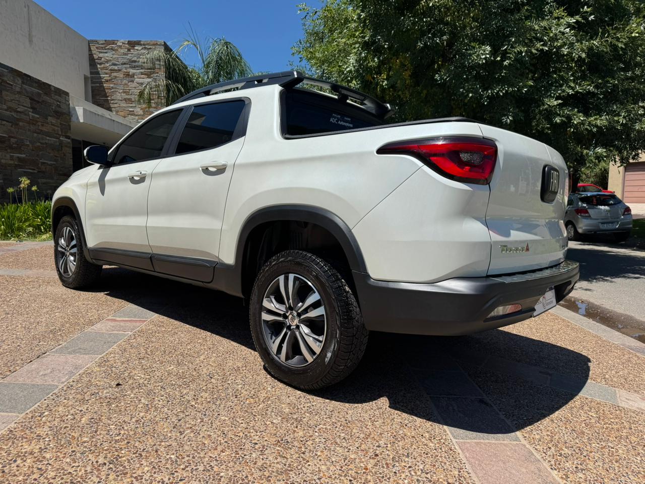 Mira esta publicación de Fiat Toro 2022 en Motordil