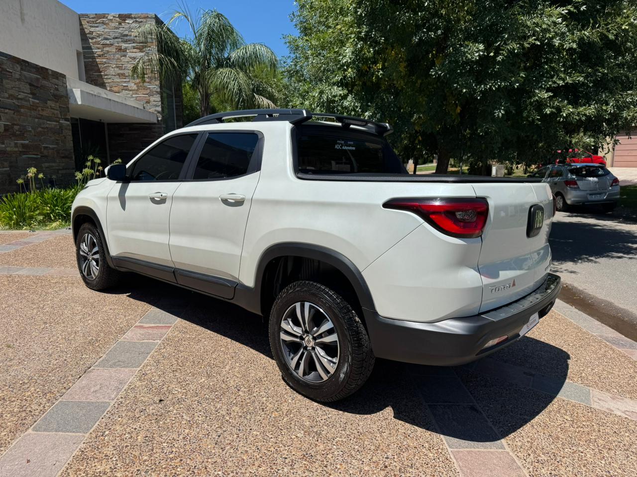 Mira esta publicación de Fiat Toro 2022 en Motordil