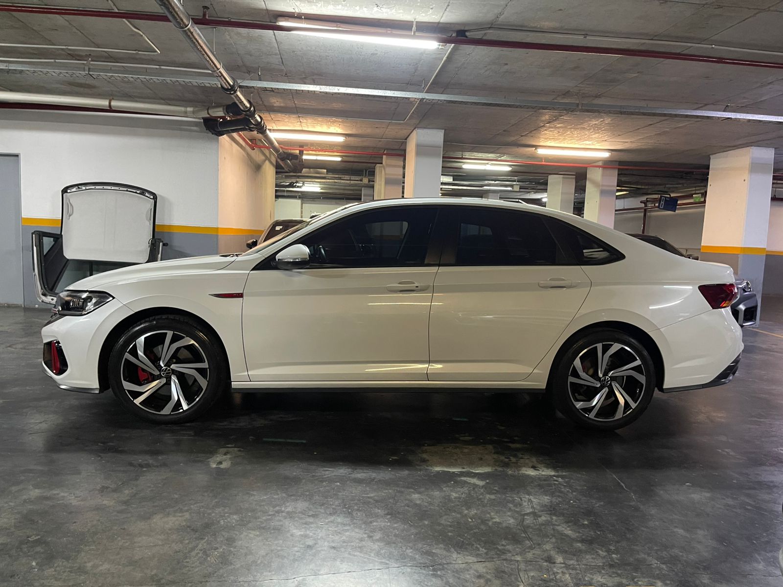 Mira esta publicación de Volkswagen Vento 2023 en Motordil