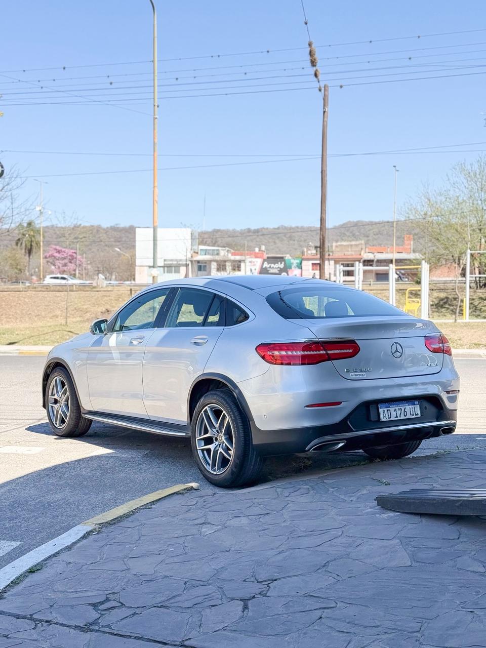 Mira esta publicación de Mercedes Benz GLC 2018 en Motordil