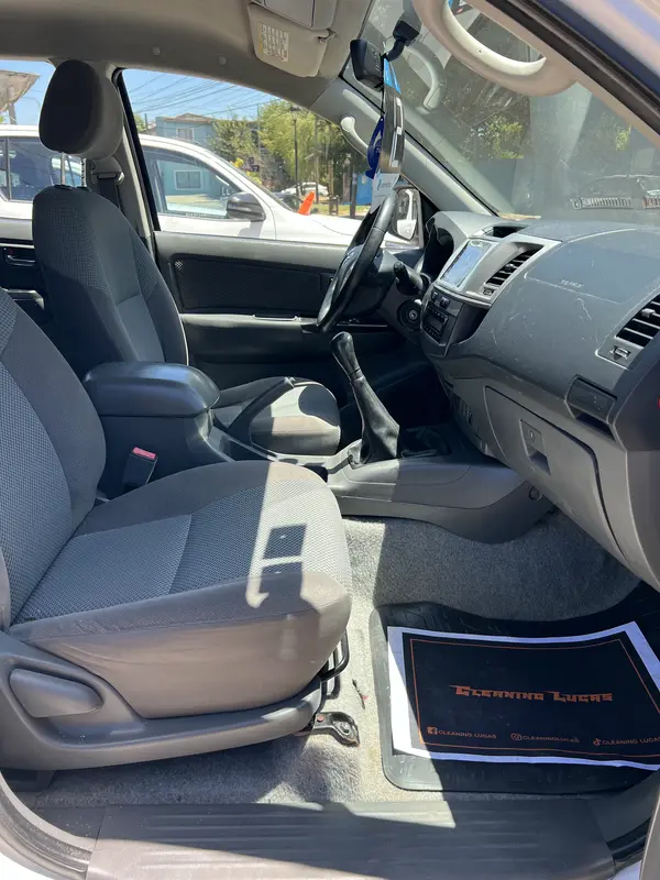 Mira esta publicación de Toyota Hilux 2012 en Motordil