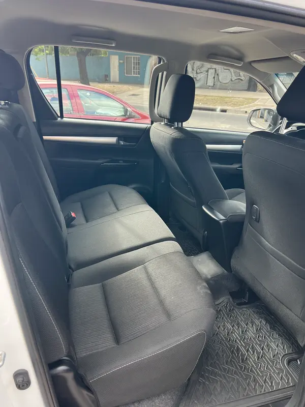 Mira esta publicación de Toyota Hilux 2022 en Motordil