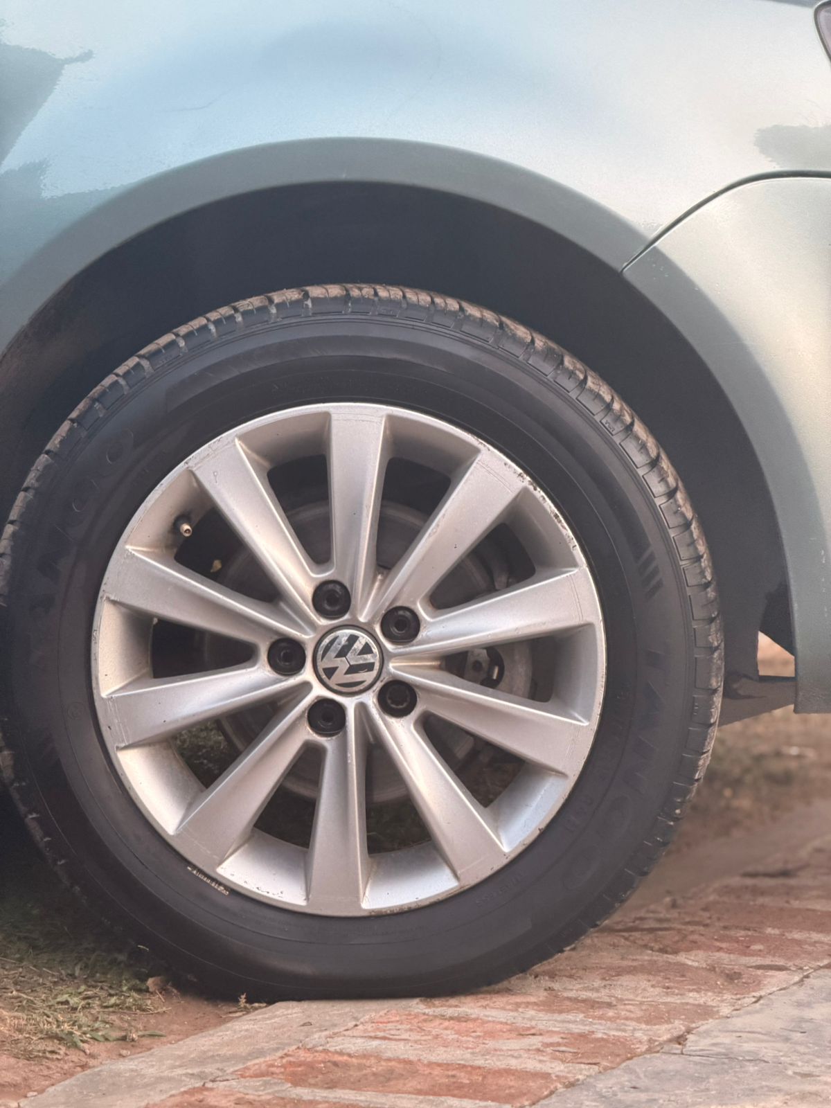 Mira esta publicación de Volkswagen Suran 2011 en Motordil