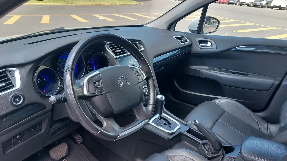 Mira esta publicación de Citroen C 4 Lounge 2014 en Motordil