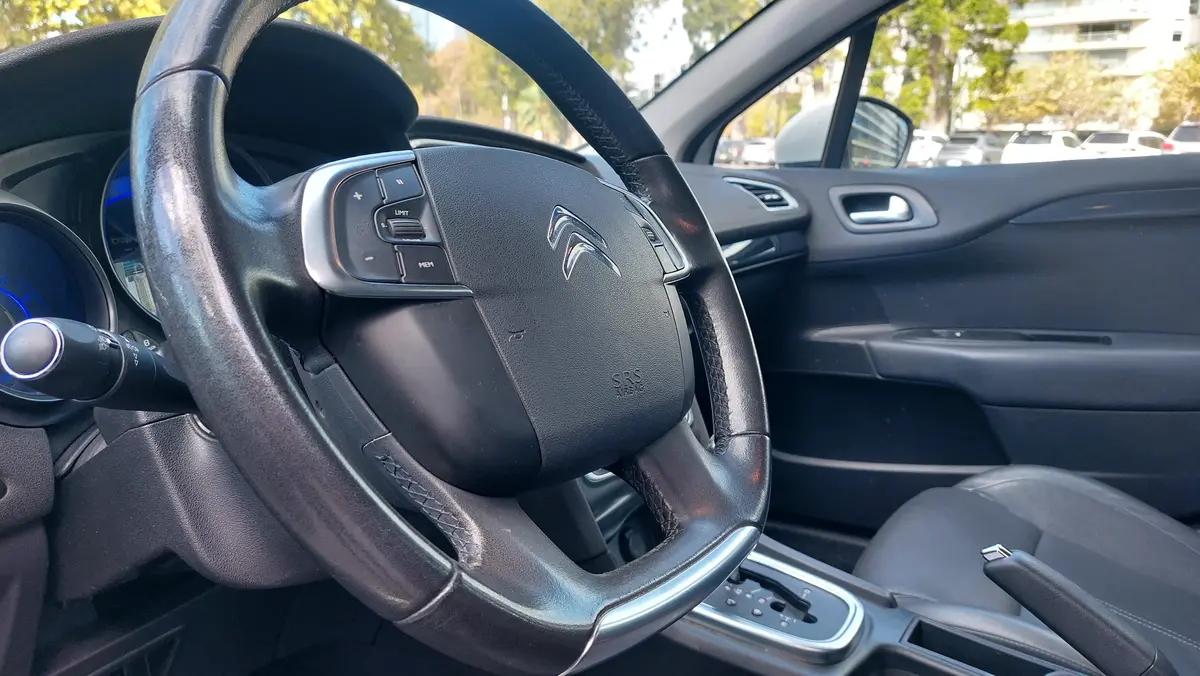 Mira esta publicación de Citroen C 4 Lounge 2014 en Motordil