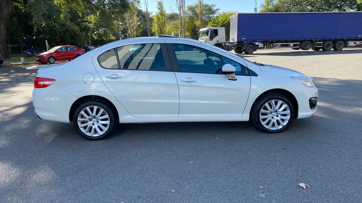 Mira esta publicación de Peugeot 408 2017 en Motordil