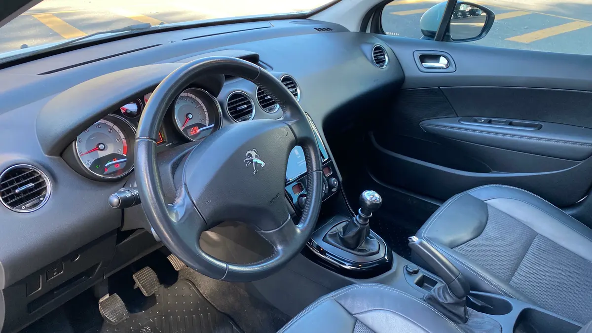 Mira esta publicación de Peugeot 408 2017 en Motordil