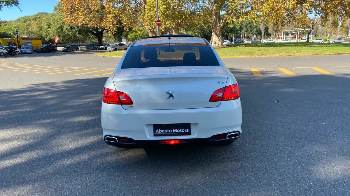 Mira esta publicación de Peugeot 408 2017 en Motordil