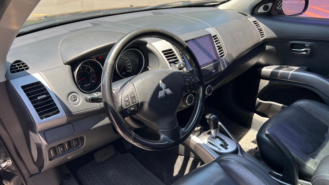 Mira esta publicación de Mitsubishi Outlander 2011 en Motordil