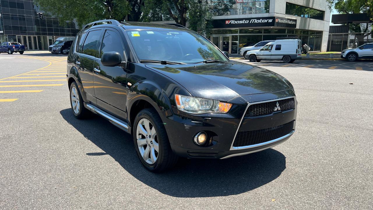 Mira esta publicación de Mitsubishi Outlander 2011 en Motordil