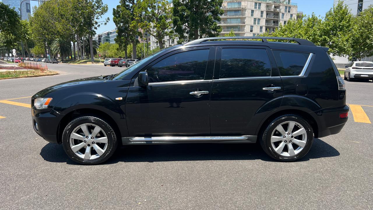 Mira esta publicación de Mitsubishi Outlander 2011 en Motordil