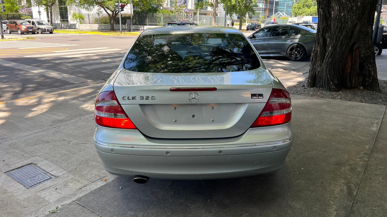 Mira esta publicación de Mercedes Benz CLK 2004 en Motordil