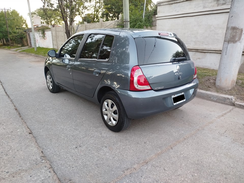 Mira esta publicación de Renault Clio 2013 en Motordil